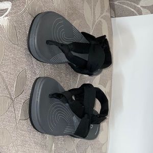 Clarks cloud steppers